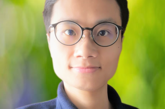 Headshot of Weipeng Yang